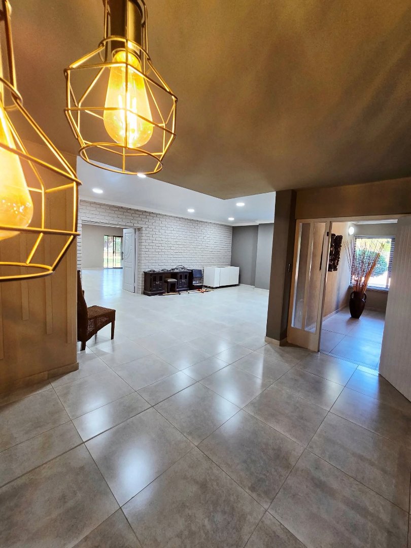 5 Bedroom Property for Sale in Irene Park North West